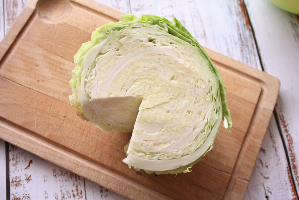 キャベツは新鮮なうちに芯を食べちゃう!